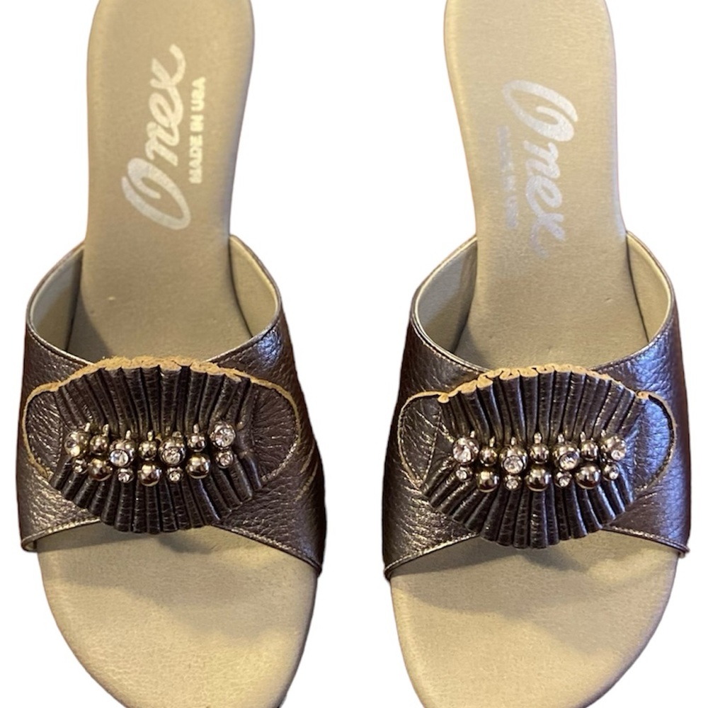 Onex Size 7 Silver Beaded Heeled Sandals